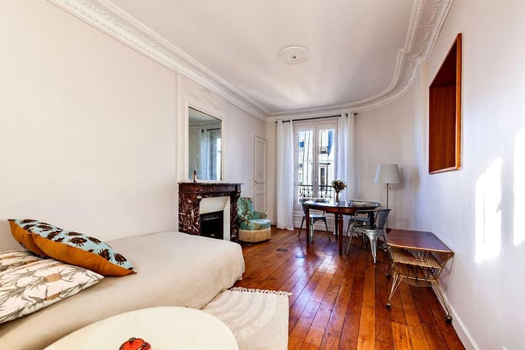 Charmant Appartement Au Coeur De ปารีส ภายนอก รูปภาพ