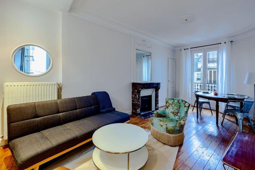 Charmant Appartement Au Coeur De ปารีส ภายนอก รูปภาพ